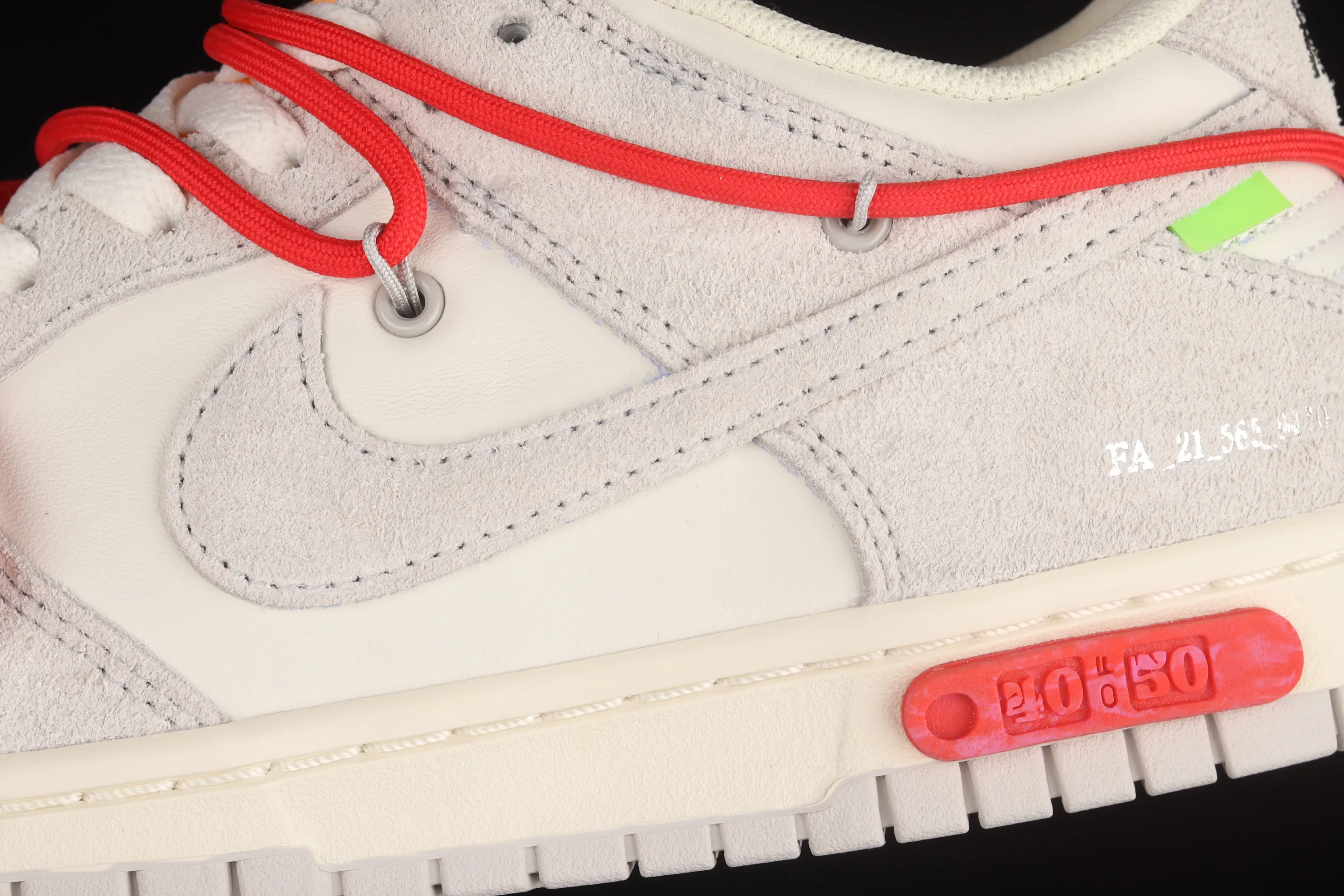 All Categories Nk SB Dunk Series Nk SB Dunk Low Low-top Sneakers Pure Original Version OF x Nk Dunk Low OW Suede SB Smashed Backboard Fashion Casual Sneakers DJ0950-103